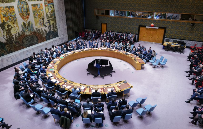 Global reaction to the 2026 Iran War showing UN Security Council session and diplomatic tensions after US-Israel strikes on Iran