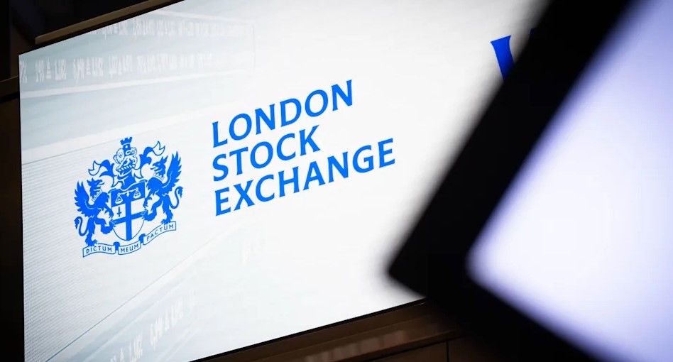 FTSE 100 stock market crash 2026 chart showing sharp decline amid Iran US conflict and rising UK mortgage rates